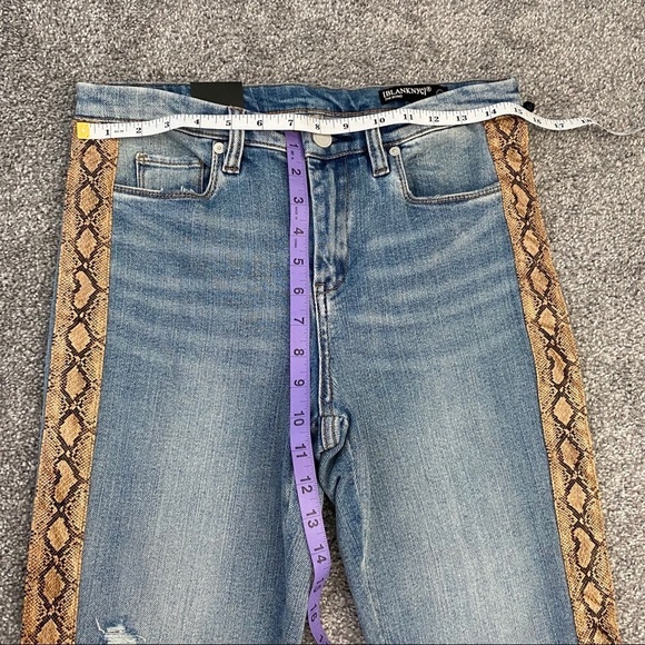 BLANKNYC The Bond Python Print Trim Skinny Jeans - Picture 10 of 12
